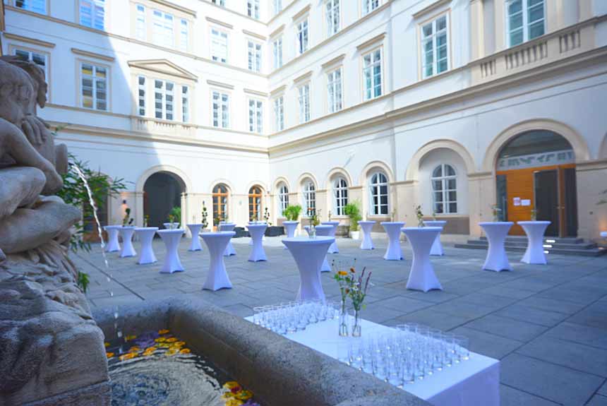 Courtyard Cocktail Palais Niederoesterreich