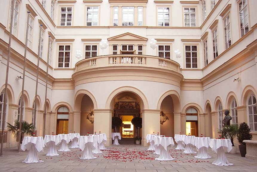 Courtyard Cocktail Palais Niederoesterreich